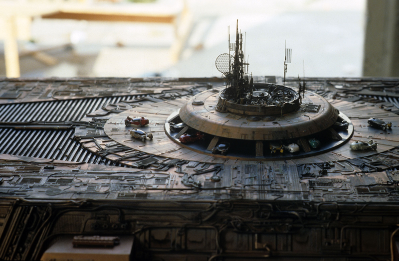 Illustration for article titled 142 Behind-The-Scenes Photos Reveal Blade Runner's Miniature WorldÂ
